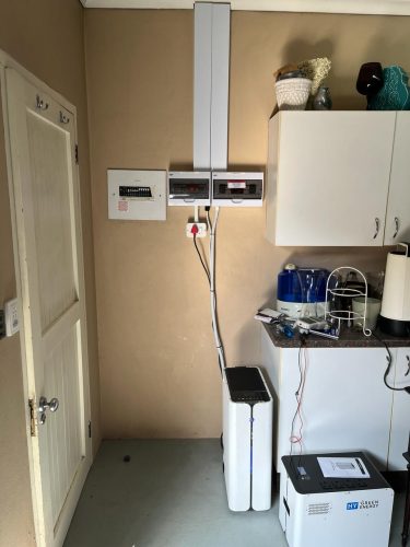3KW Portable connected to DB and solar
